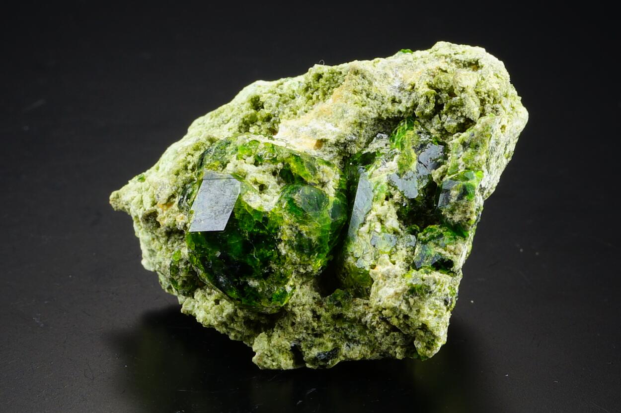 Garnet Var Demantoid