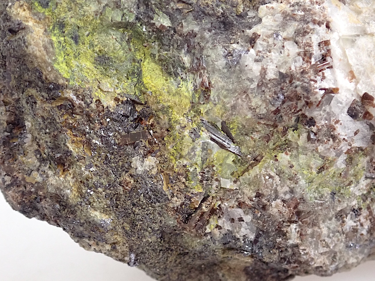 Scheelite Garnet Wolframite & Powellite