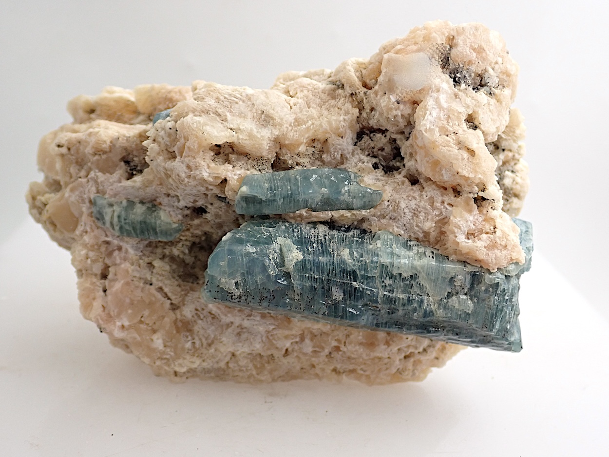 Fluorapatite In Calcite