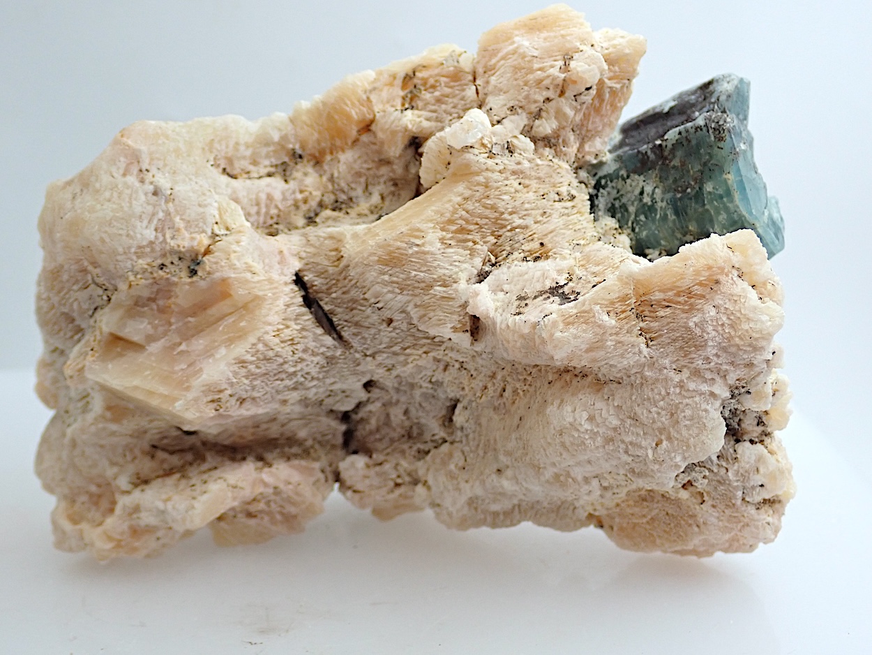Fluorapatite In Calcite