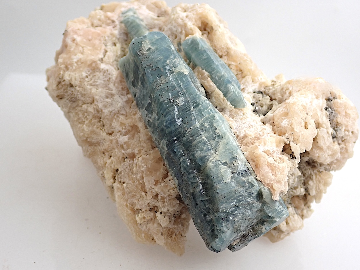 Fluorapatite In Calcite
