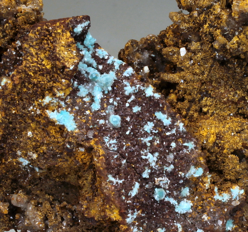 Aurichalcite On Limonite Psm Calcite