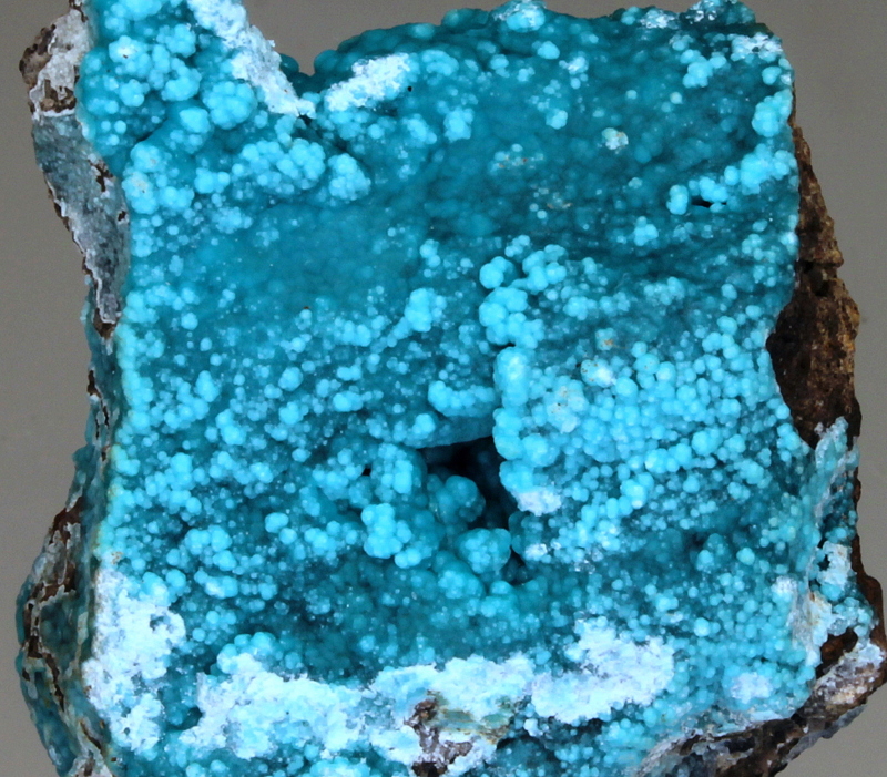 Glaucocerinite