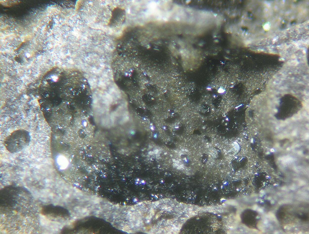 Pseudobrookite Hematite & Magnetite