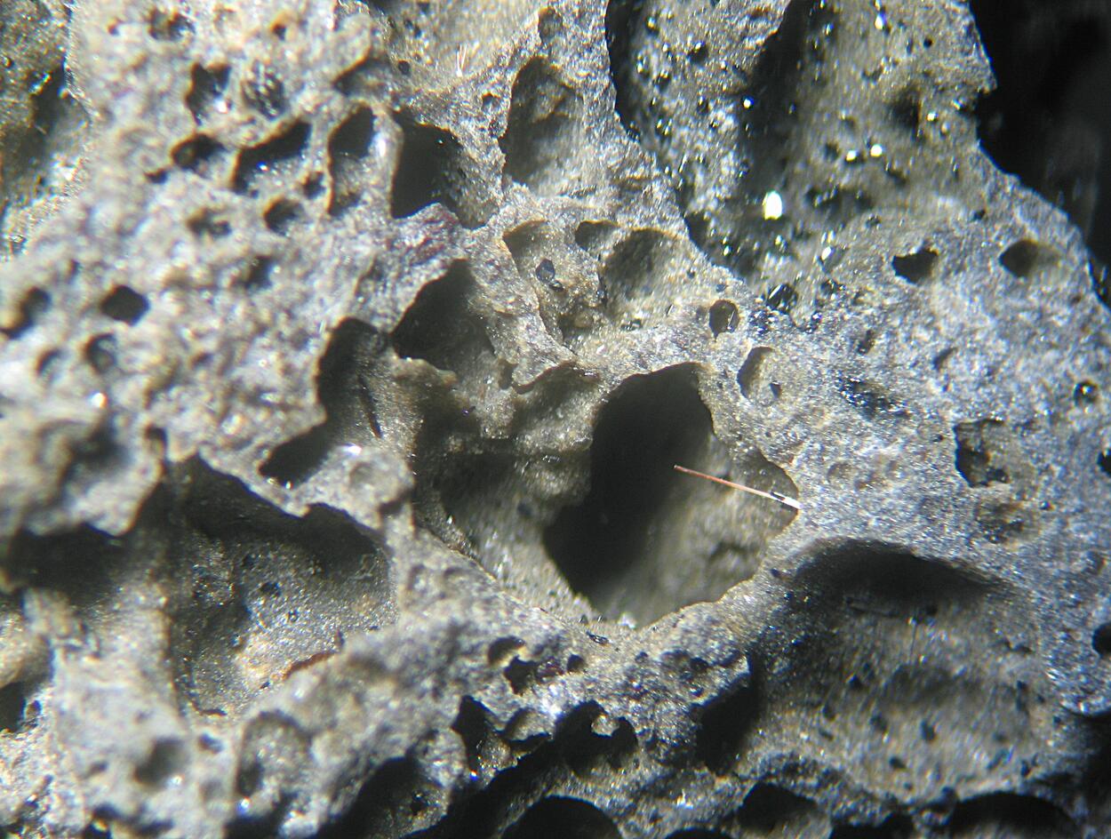 Pseudobrookite Hematite & Magnetite