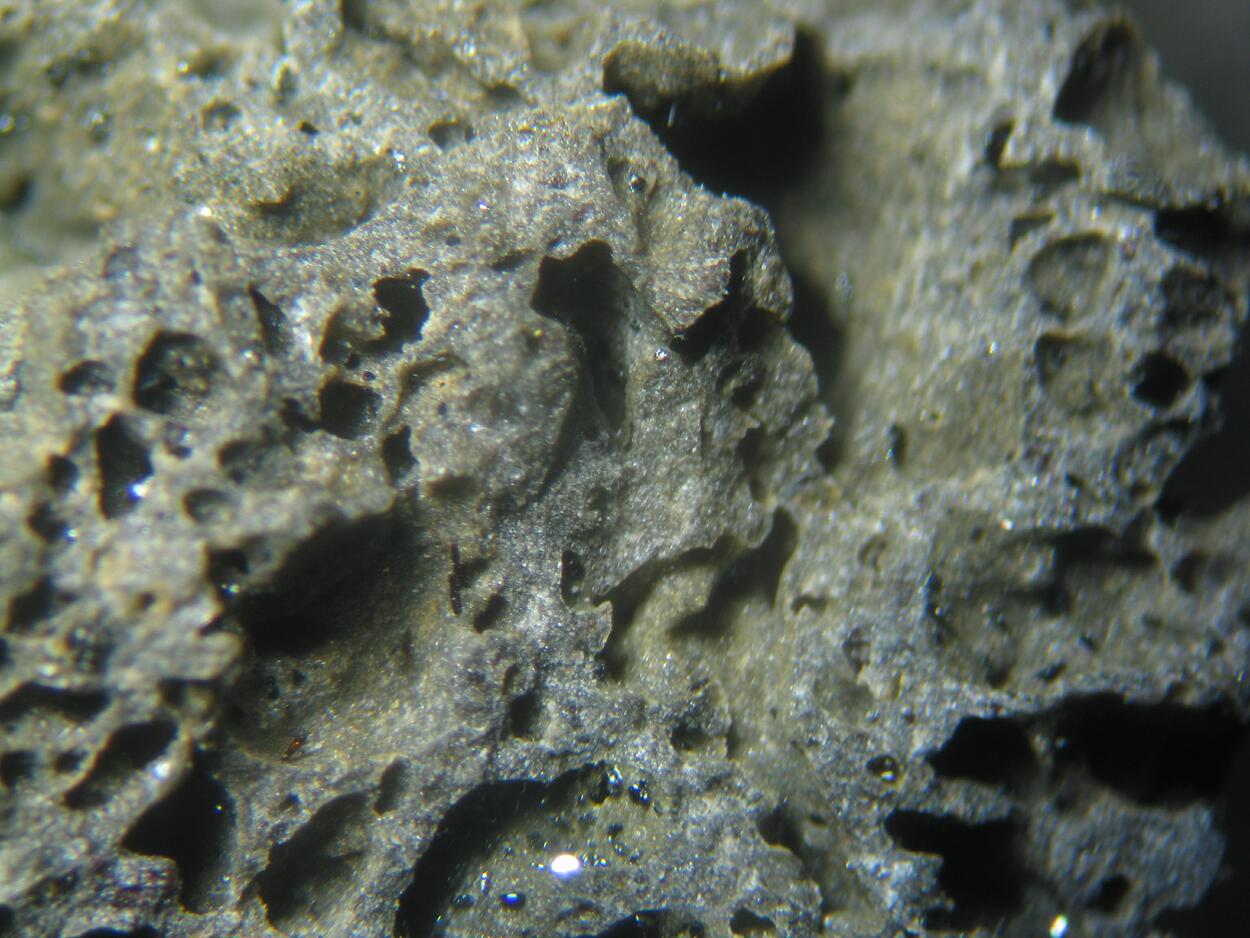 Pseudobrookite Hematite & Magnetite