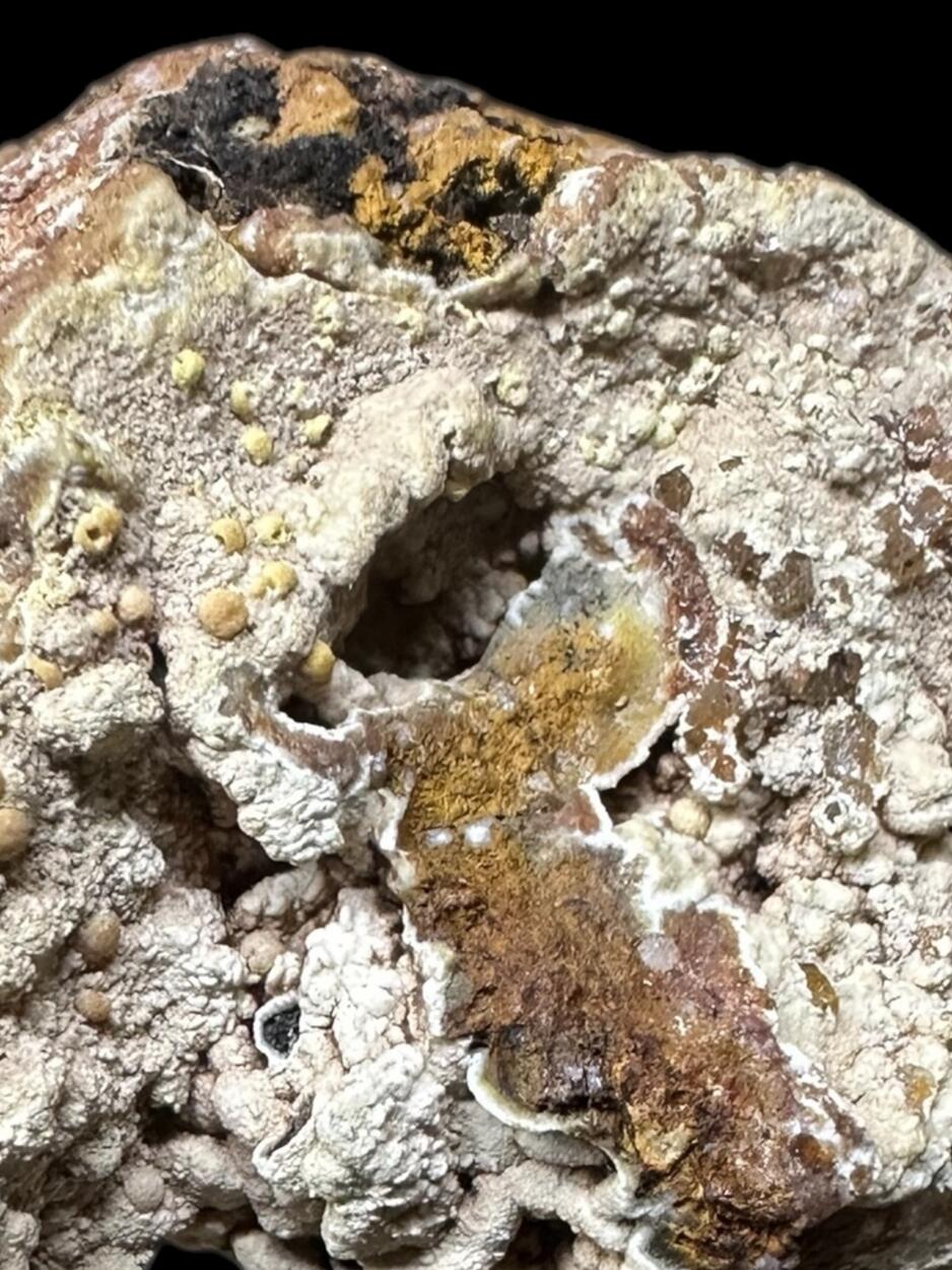 Vanadinite On Hemimorphite