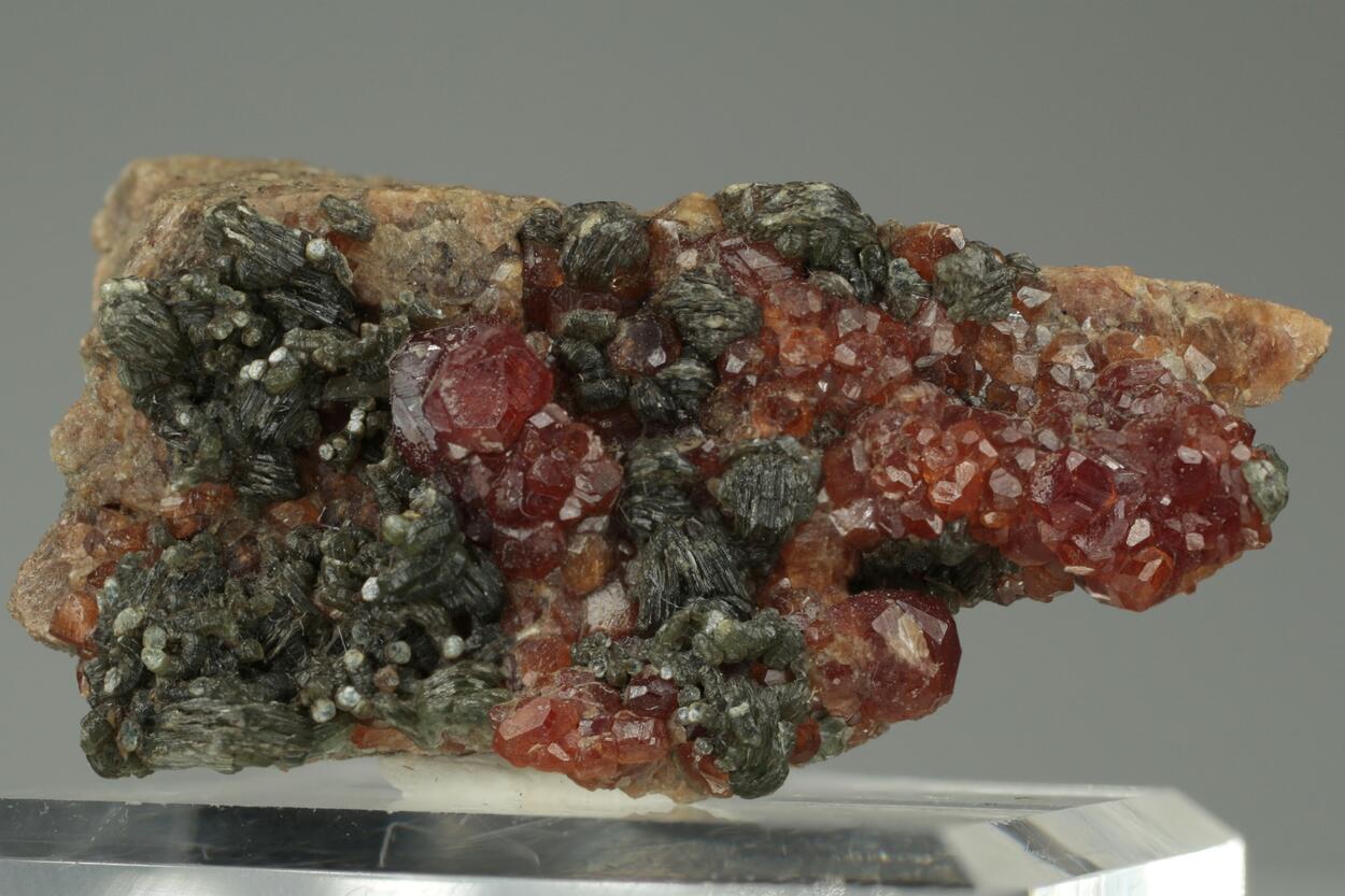 Hessonite & Clinochlore