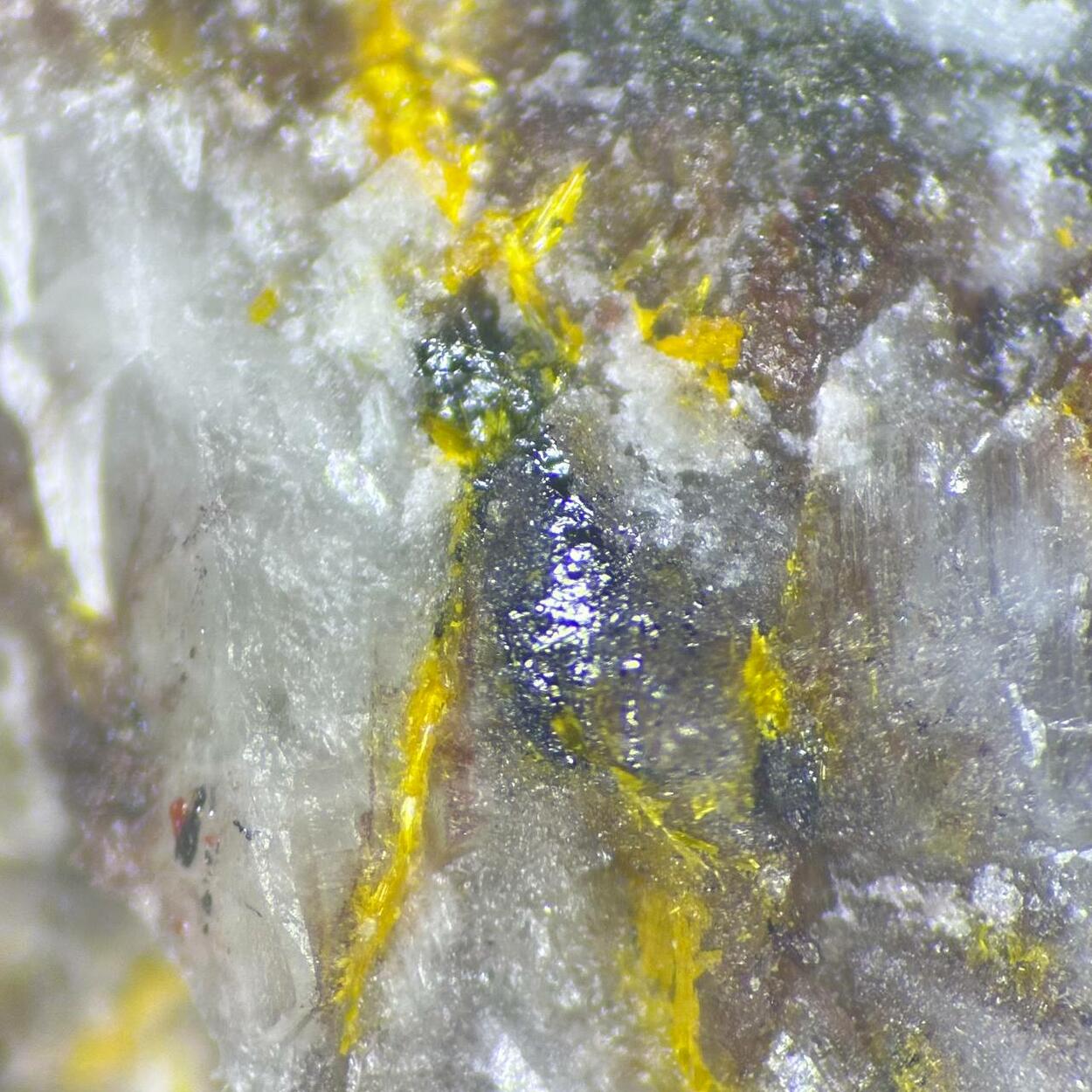 Chabournéite & Wakabayashilite