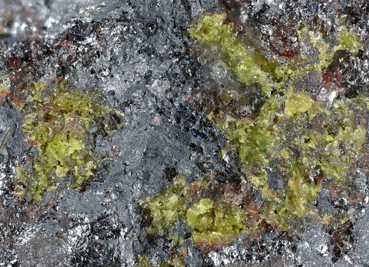 Betpakdalite-CaMg & Sewardite