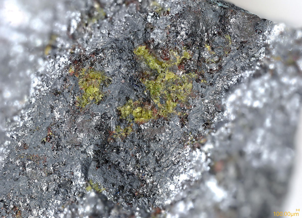 Betpakdalite-CaMg & Sewardite