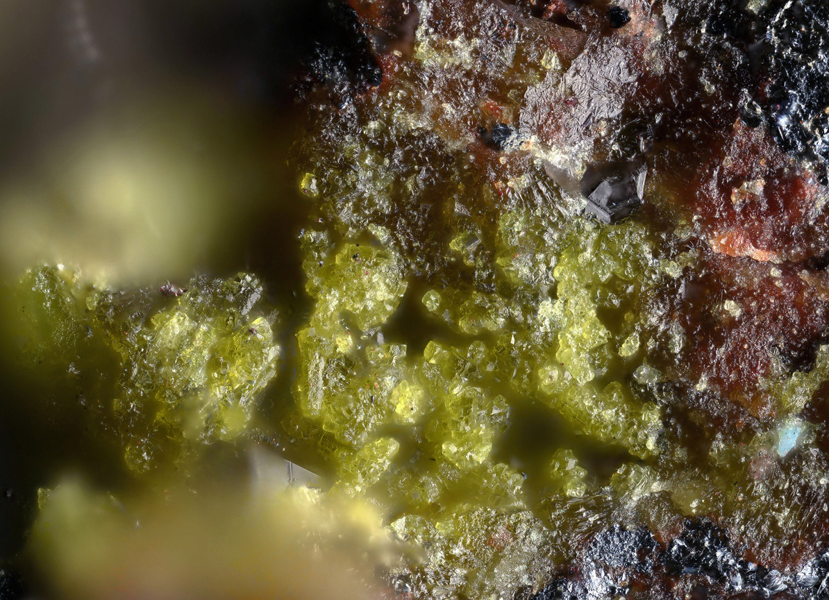 Betpakdalite-CaMg & Sewardite