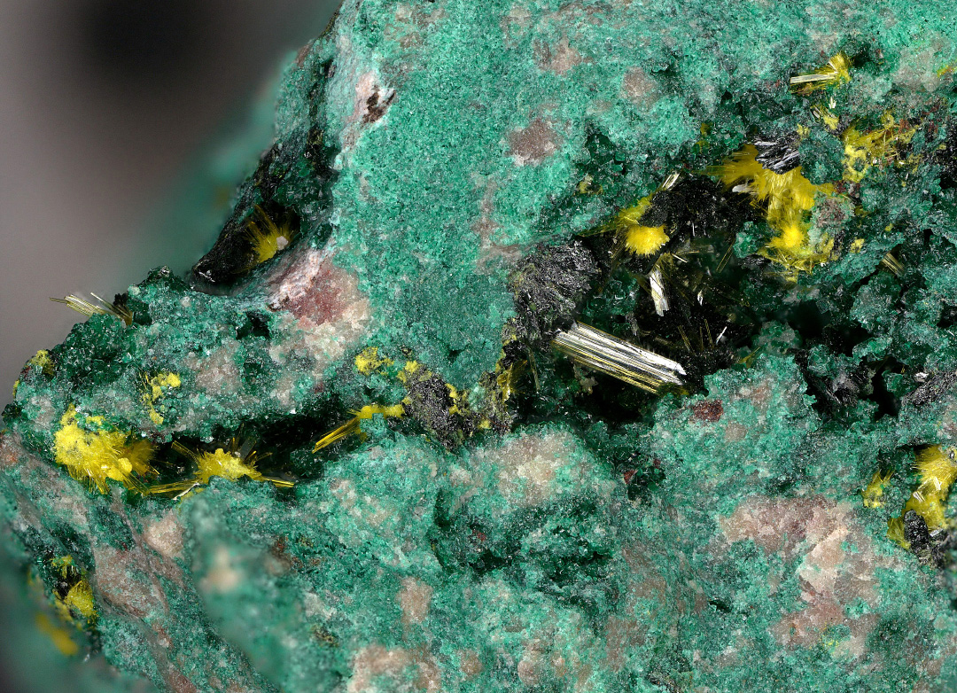 Guilleminite On Derriksite