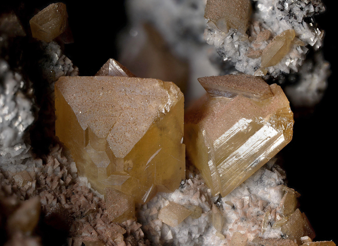 Wulfenite
