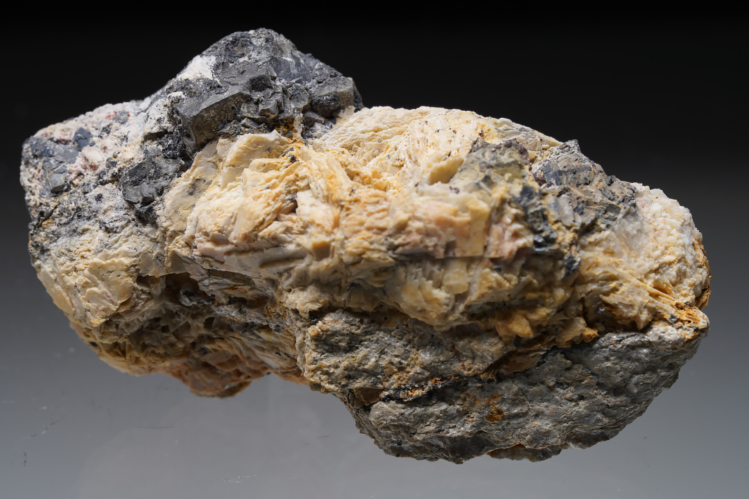 Xanthoconite & Proustite