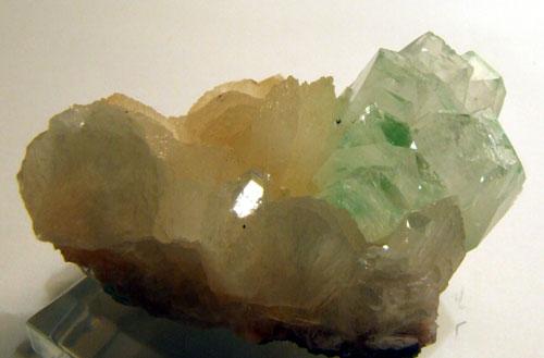 Fluorapophyllite-(K) & Stilbite