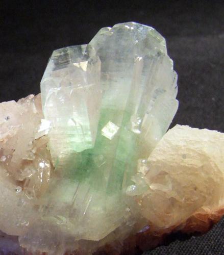 Fluorapophyllite-(K) & Stilbite