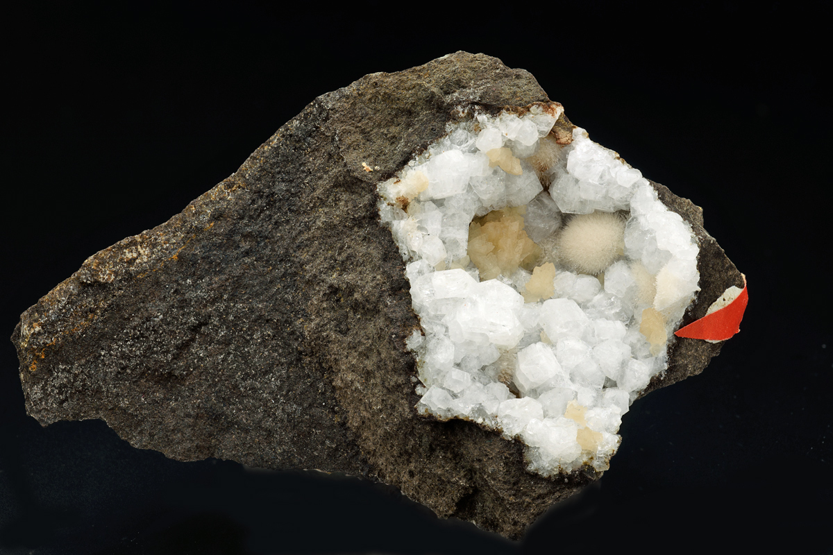 Phillipsite Thomsonite Mesolite & Calcite