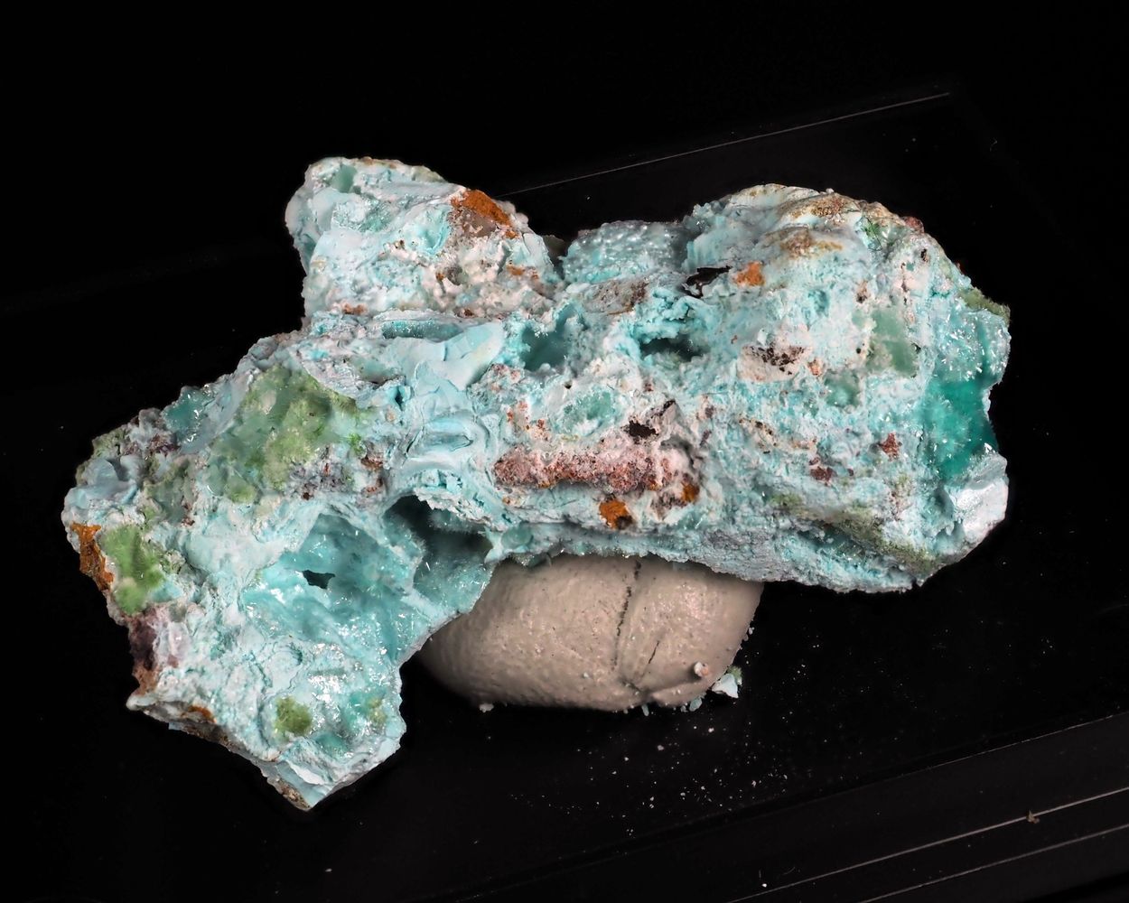 Agardite-(La) On Aurichalcite