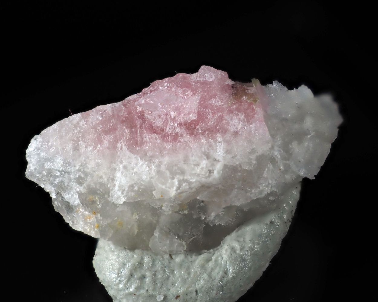 Tugtupite