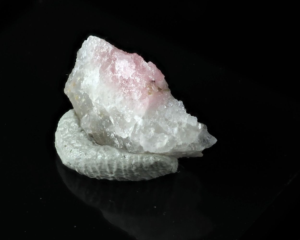 Tugtupite