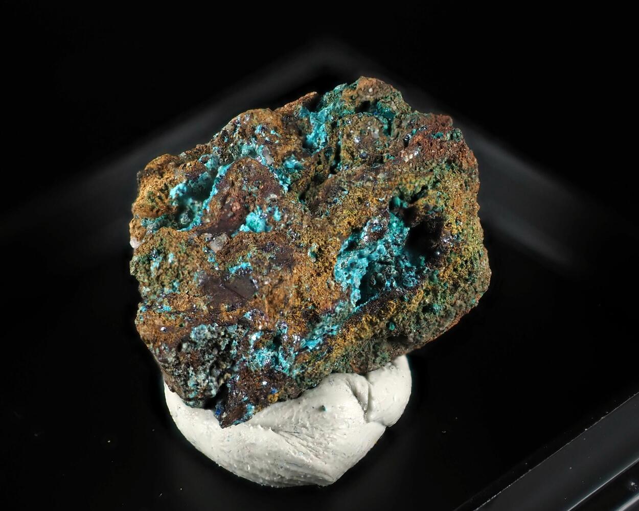 Ramsbeckite