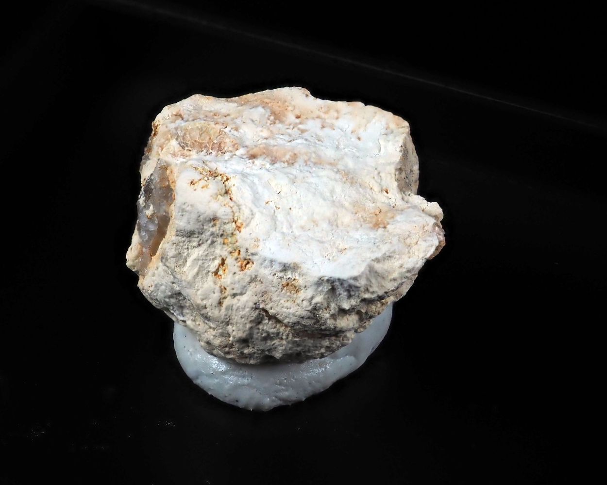 Anthoinite