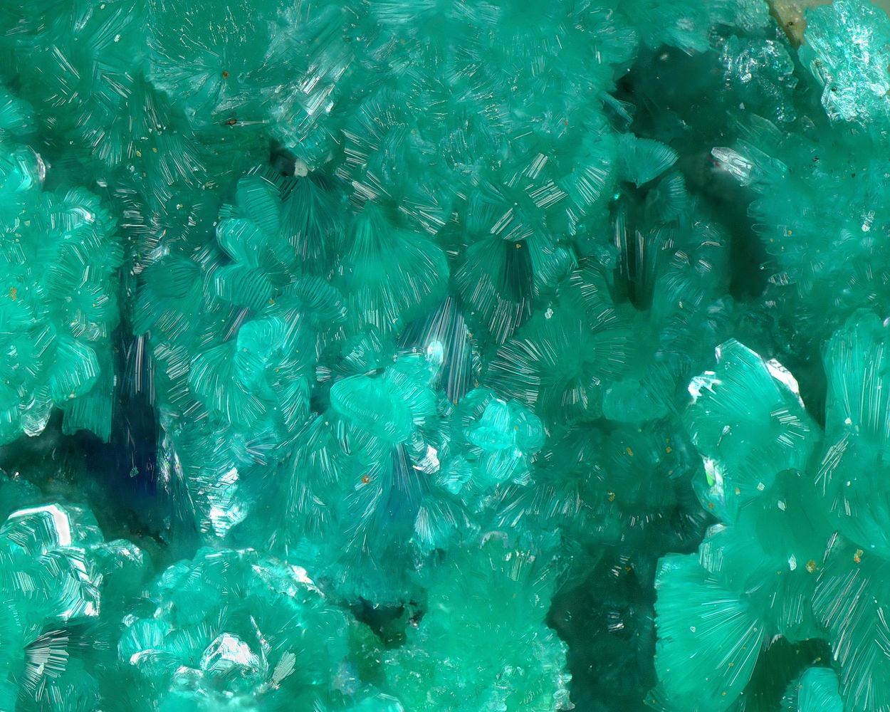 Tangdanite
