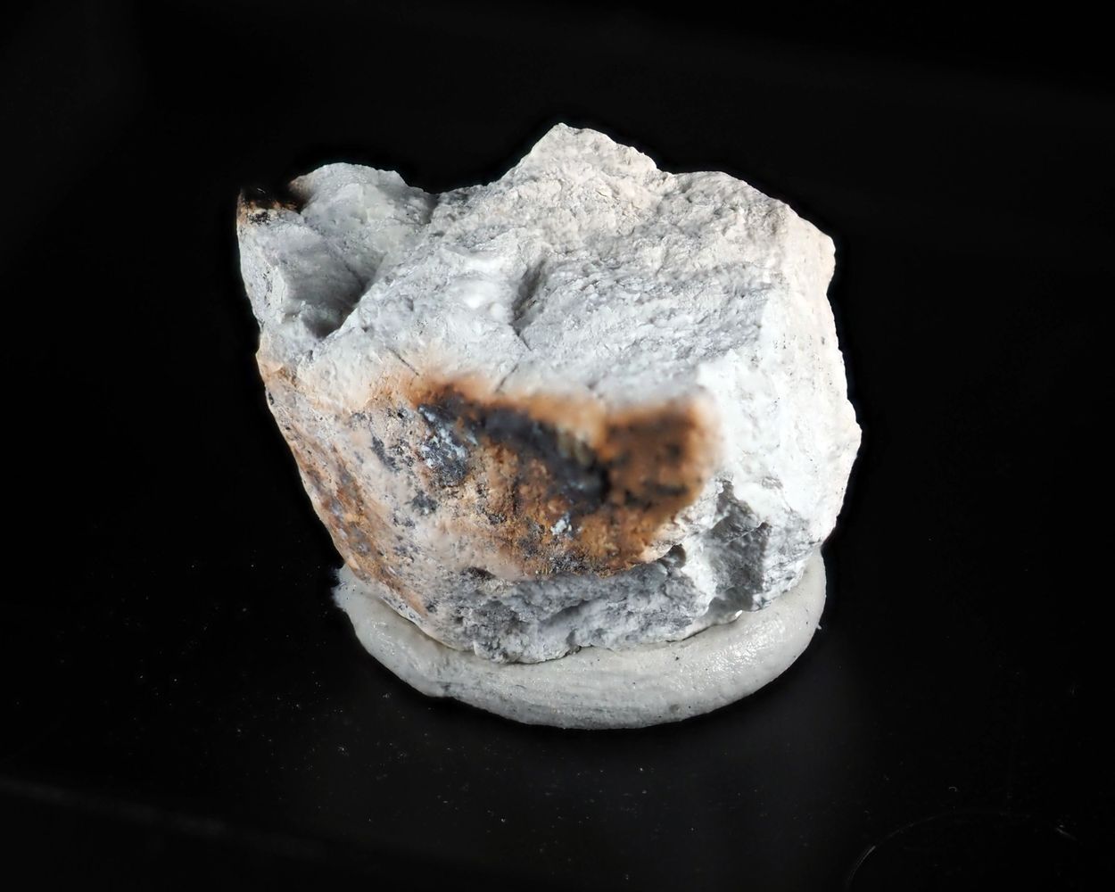 Anthoinite