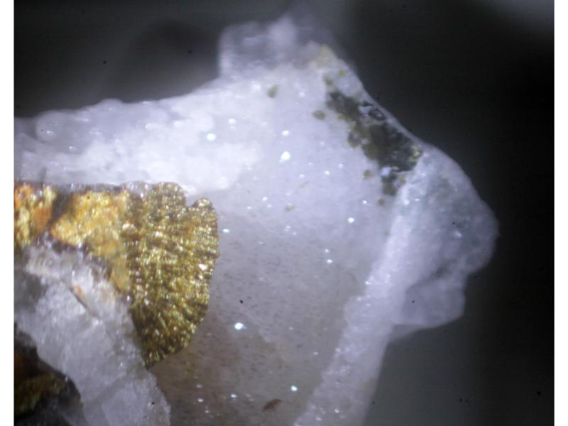 Tripuhyite & Olivenite & Fluorite