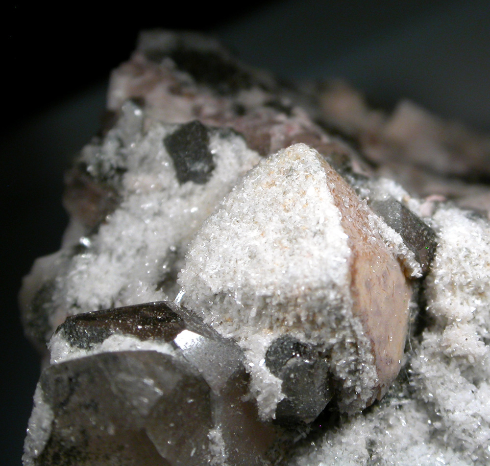 Gadolinite-(Y) Laumontite & Quartz