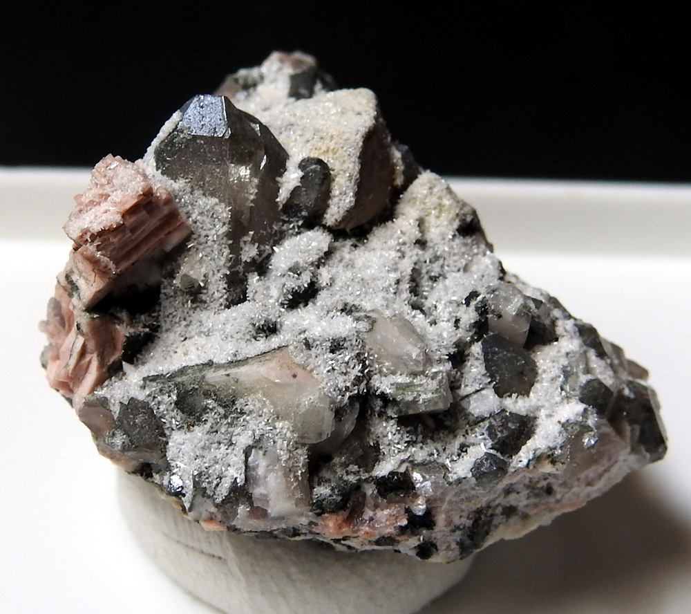 Gadolinite-(Y) Laumontite & Quartz