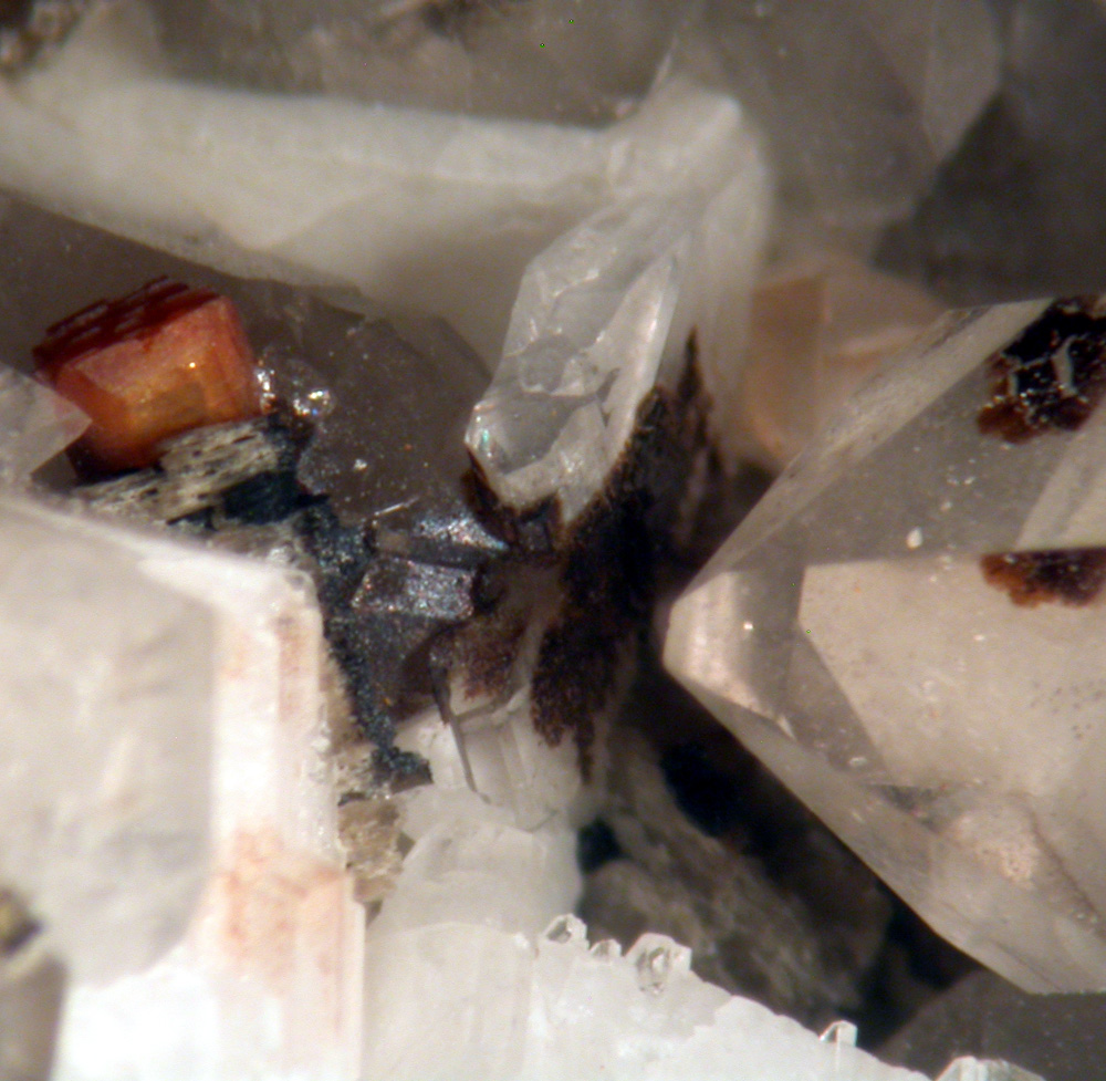 Aeschynite-(Y) & Quartz