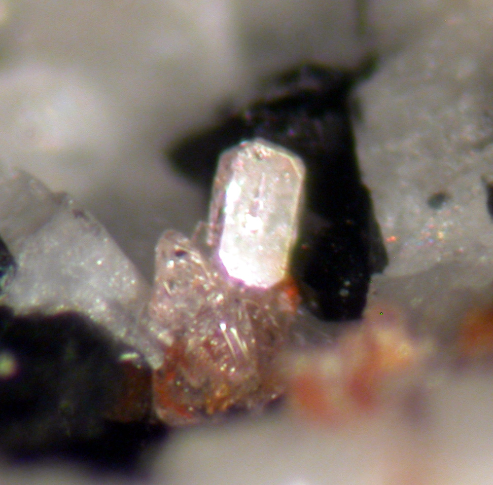 Vlasovite & Fluornatropyrochlore