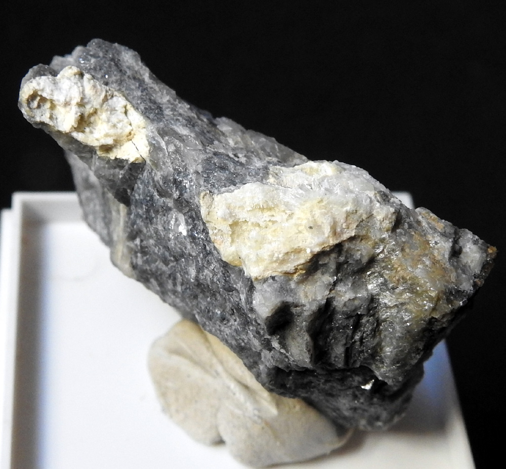 Scholzite