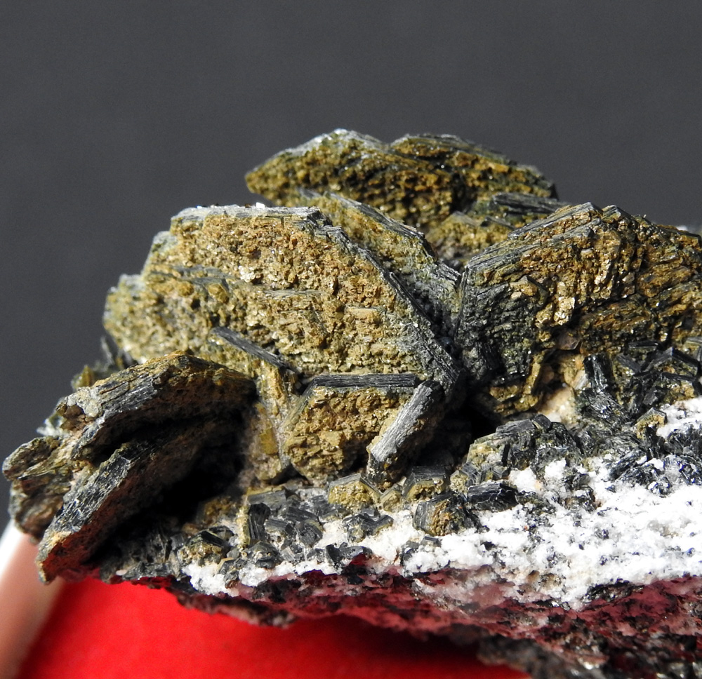 Clinochlore Anatase & Pennine