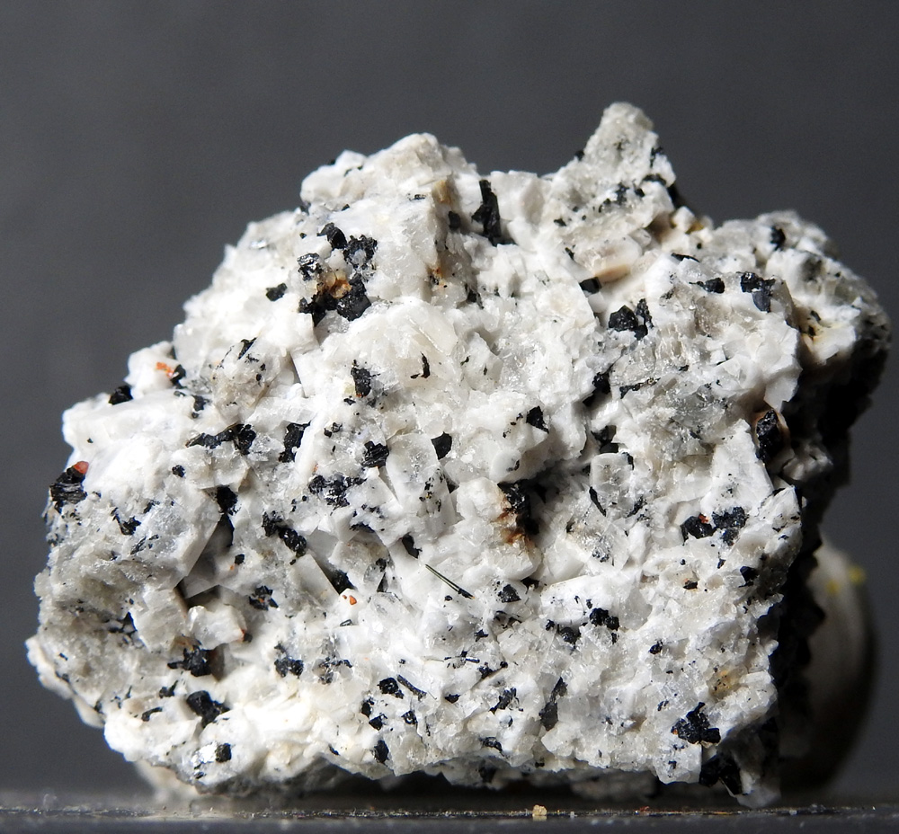 Fluornatropyrochlore & Ferro-katophorite