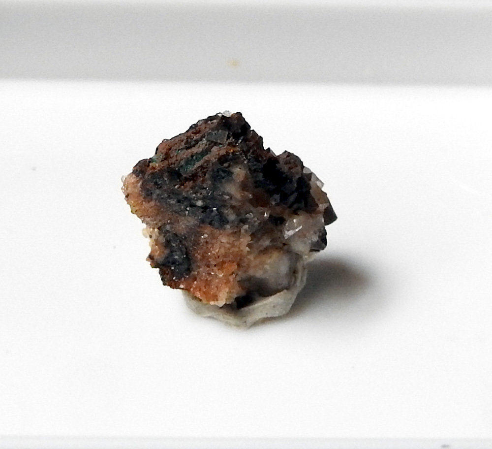 Brochantite & Bariopharmacosiderite