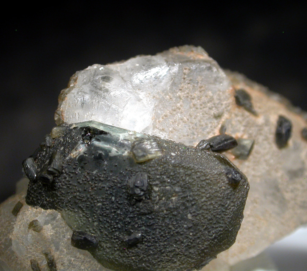 Beryllonite Zanazziite & Apatite