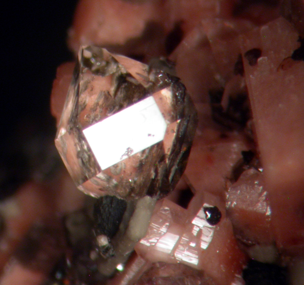 Aeschynite-(Y) Quartz & Clinochlore