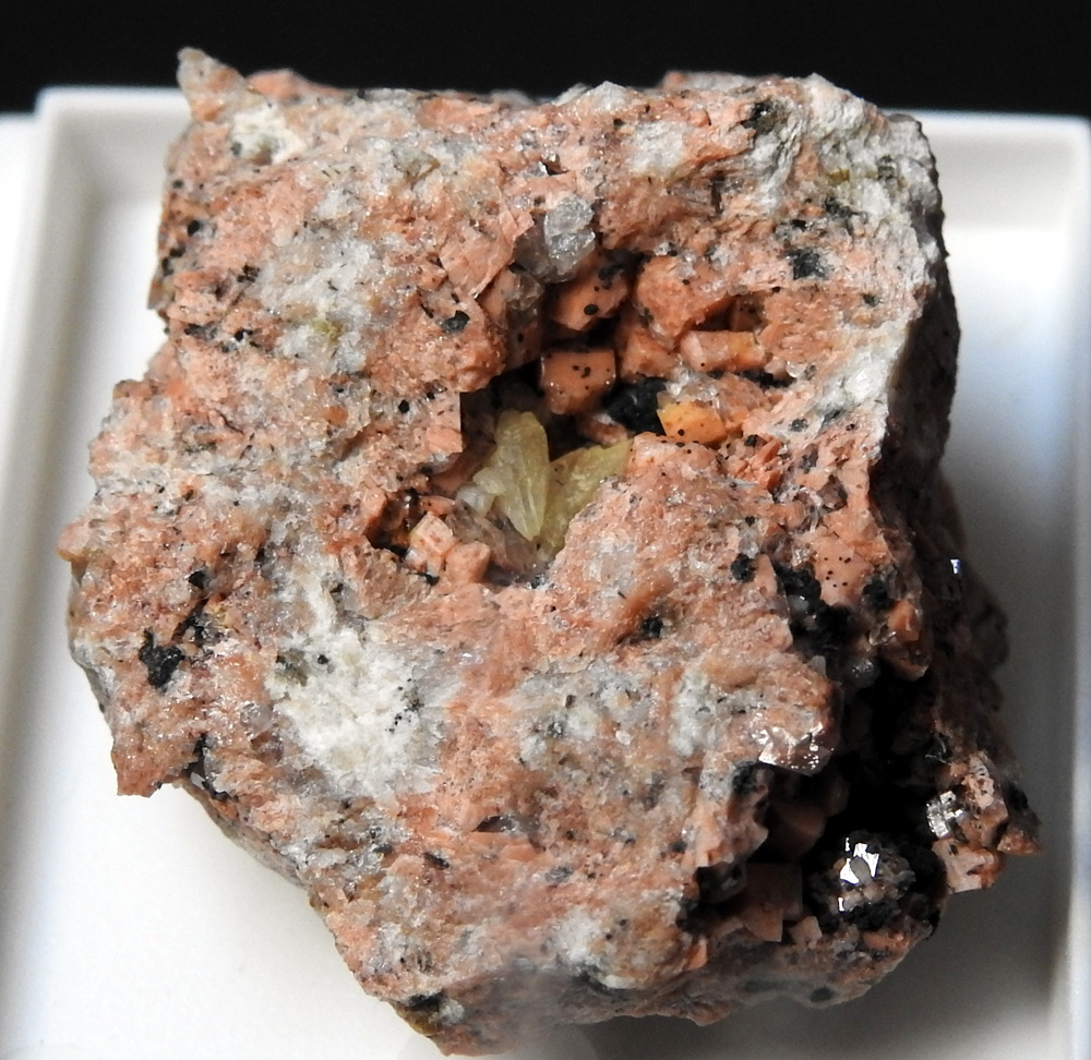 Calcite Synchysite-(Ce) & Orthoclase