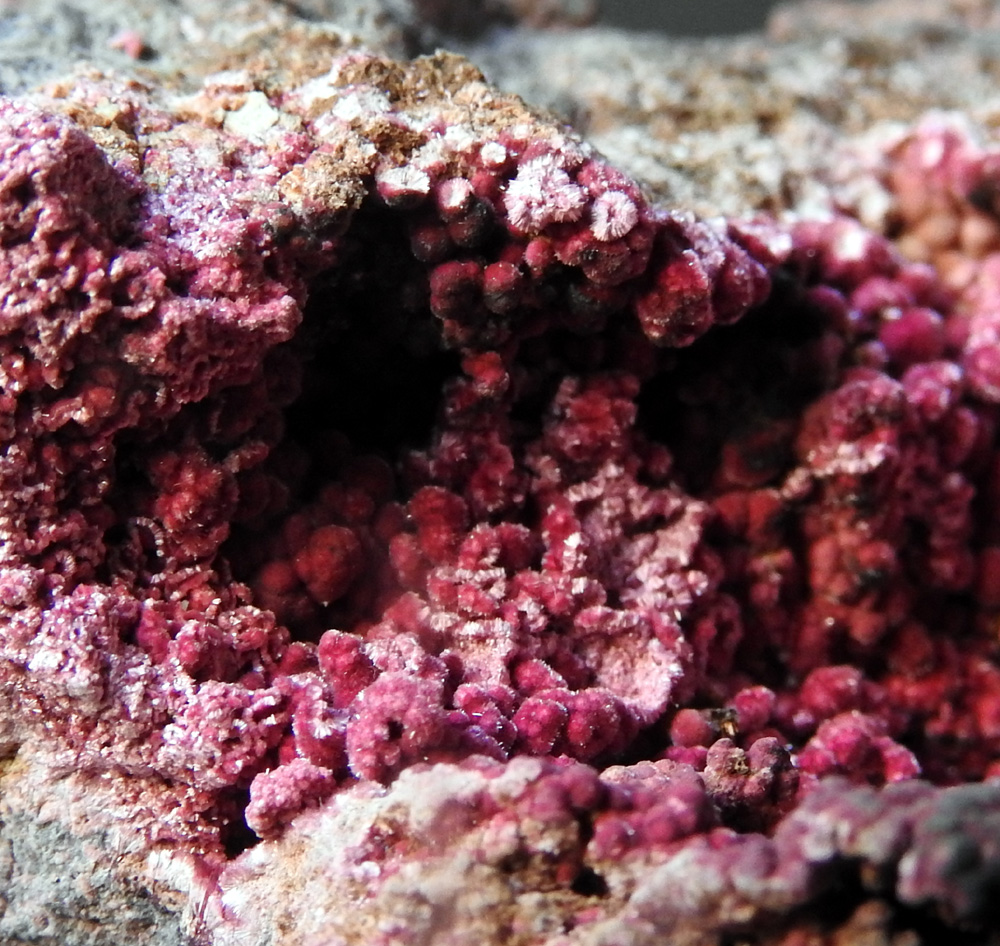 Erythrite