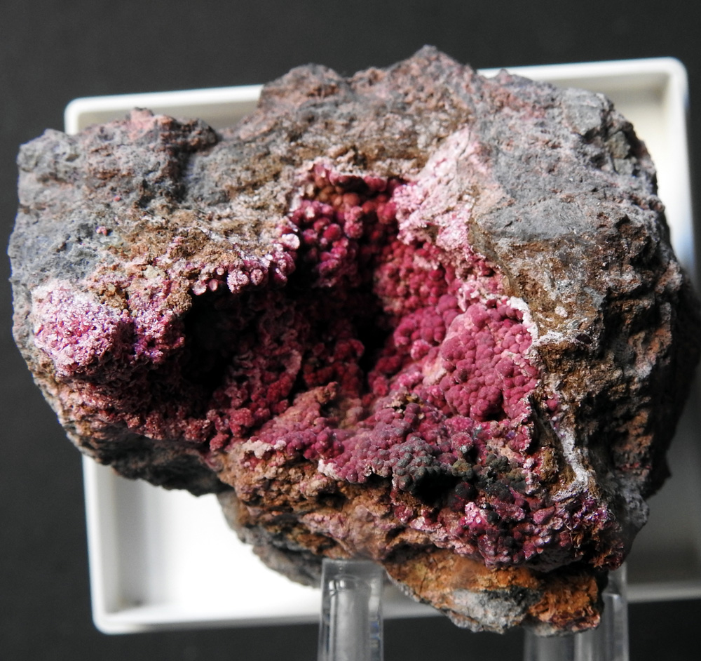 Erythrite
