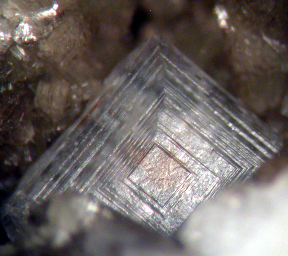 Euxenite-(Y) Thorite & Fluorite