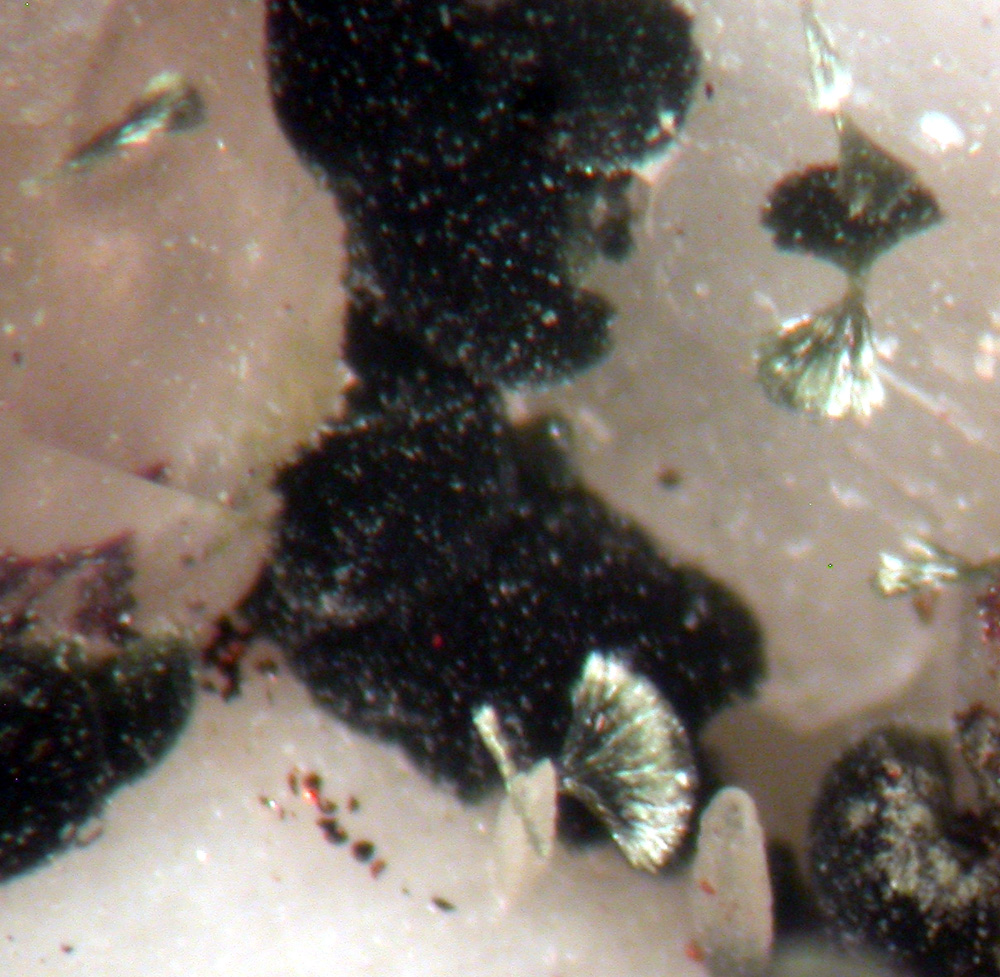 Pumpellyite & Kainosite-(Y)