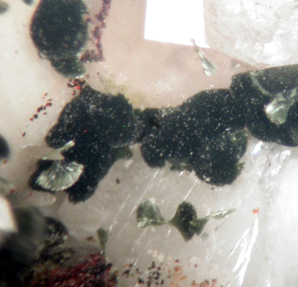 Pumpellyite & Kainosite-(Y)