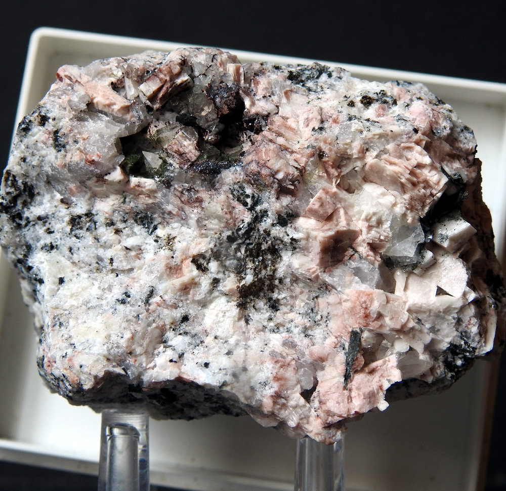 Fluorite Epidote Pumpellyite Hematite & Gadolinite