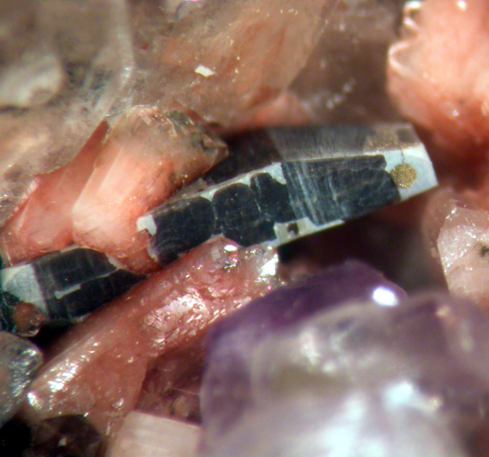 Hingganite-(Y) & Fluorite