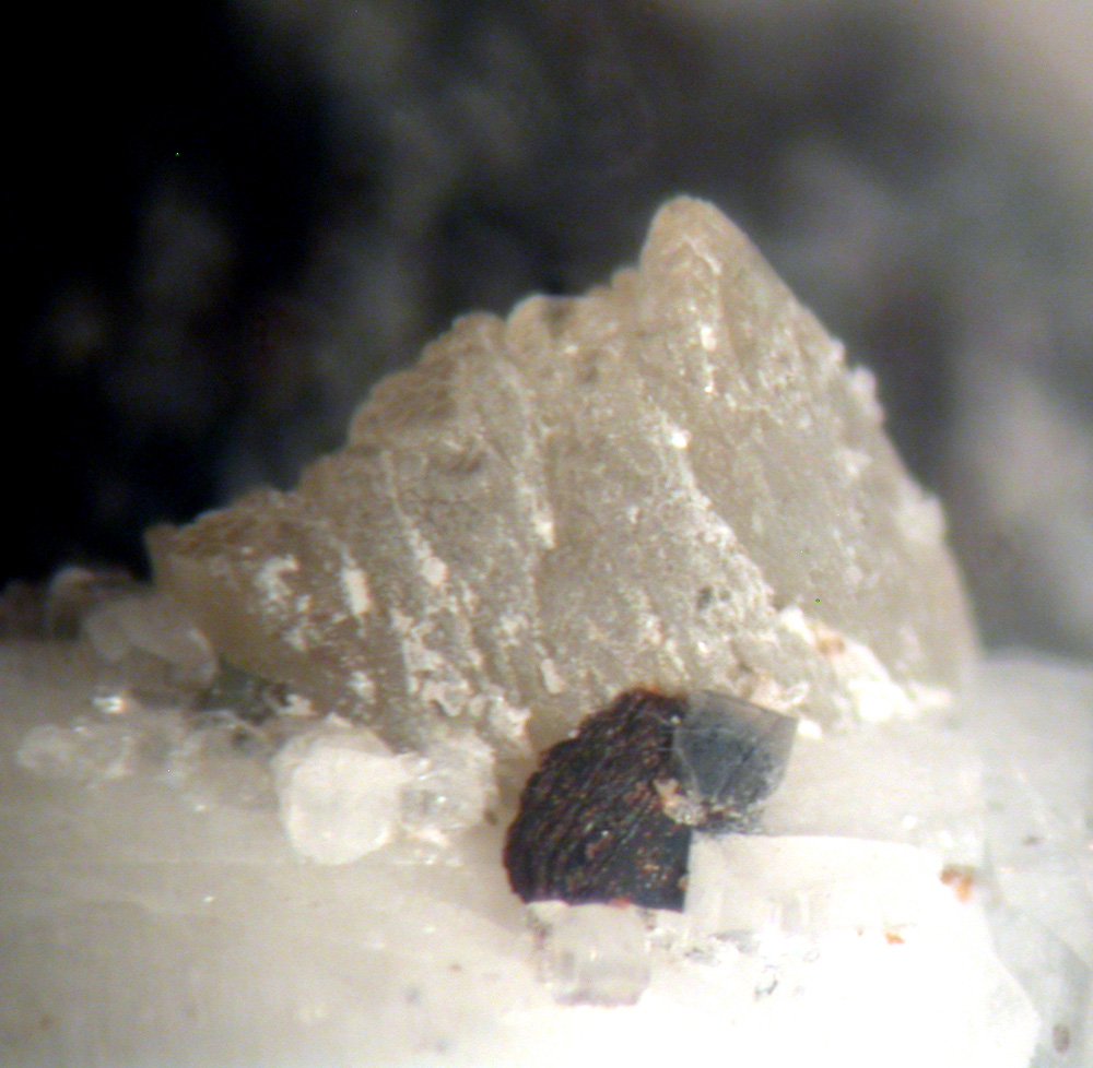 Hingganite-(Y) Thortveitite & Fluorite