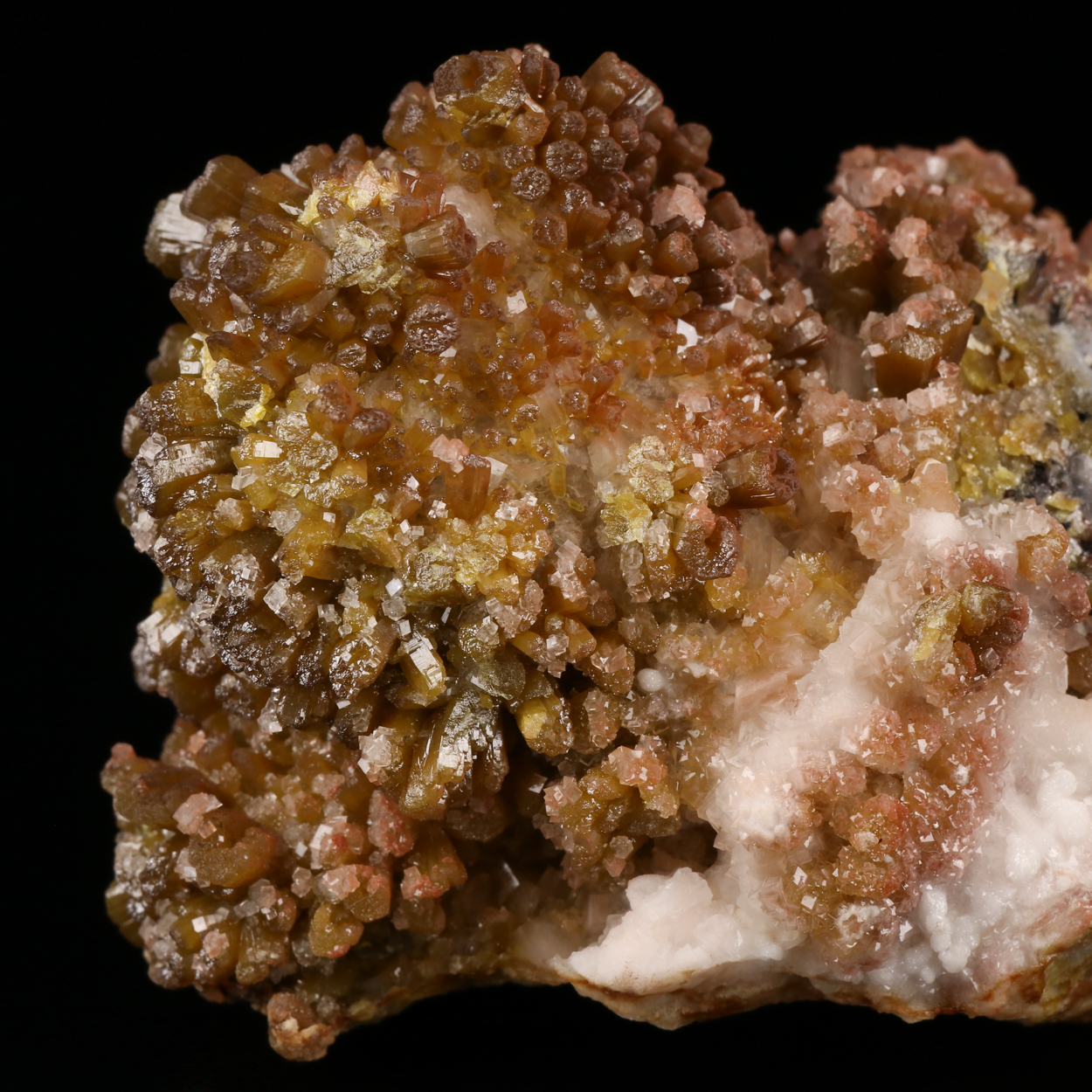 Calcite On Pyromorphite